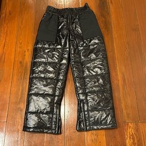 Stylish high-waisted quilted snow pants